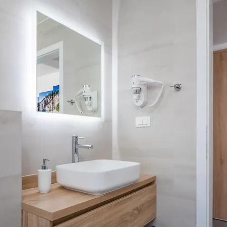 Loriana Family * 마카르스카