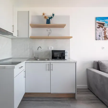 아파트 Loriana Family