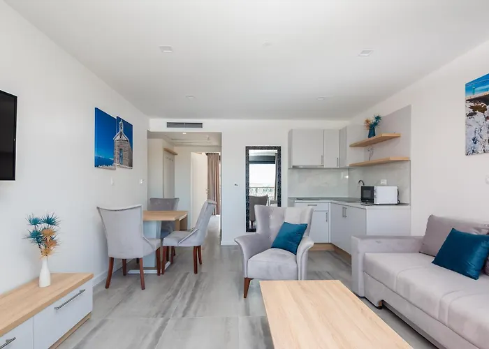 Loriana Family Apartment *